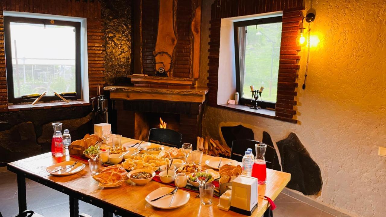 Hotel Hobbiton Near Vardzia Caves T'mogvi Экстерьер фото