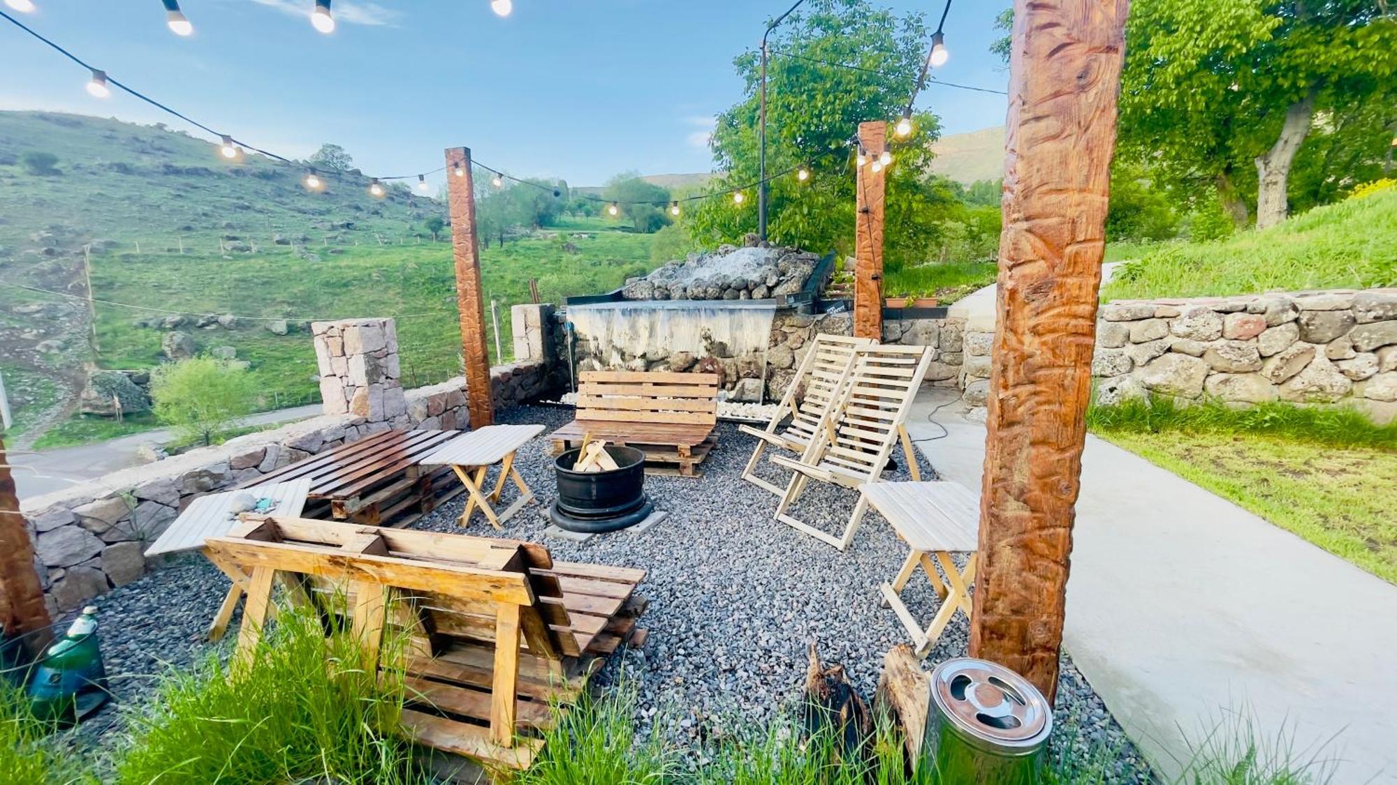 Hotel Hobbiton Near Vardzia Caves T'mogvi Экстерьер фото