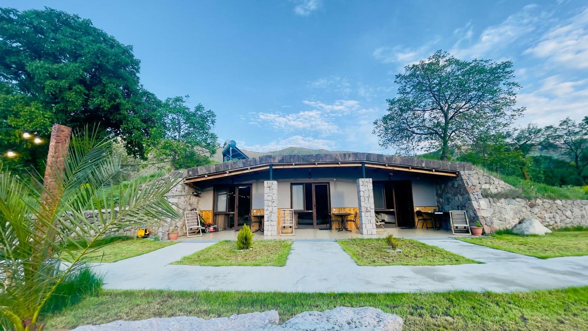 Hotel Hobbiton Near Vardzia Caves T'mogvi Экстерьер фото
