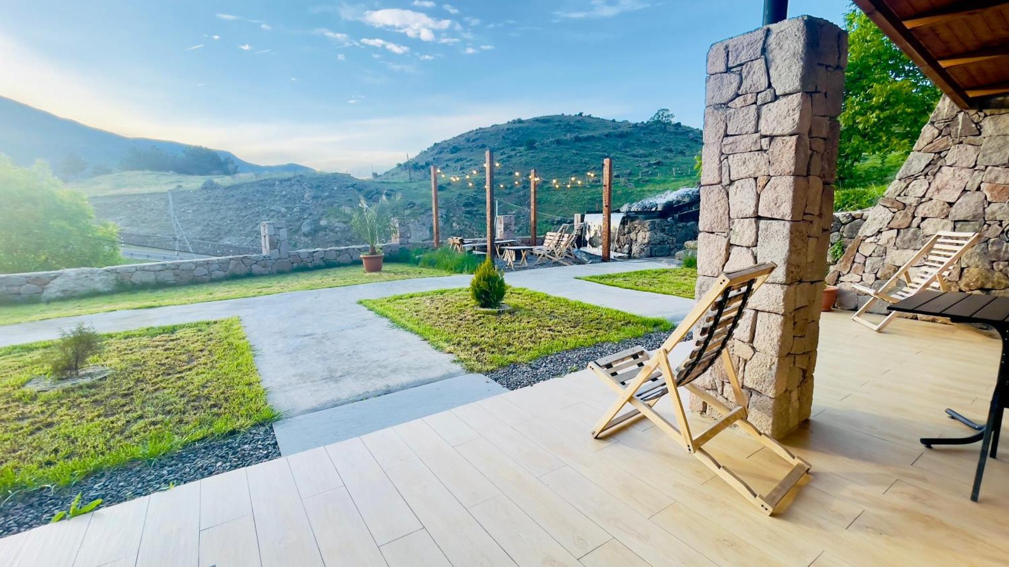 Hotel Hobbiton Near Vardzia Caves T'mogvi Экстерьер фото