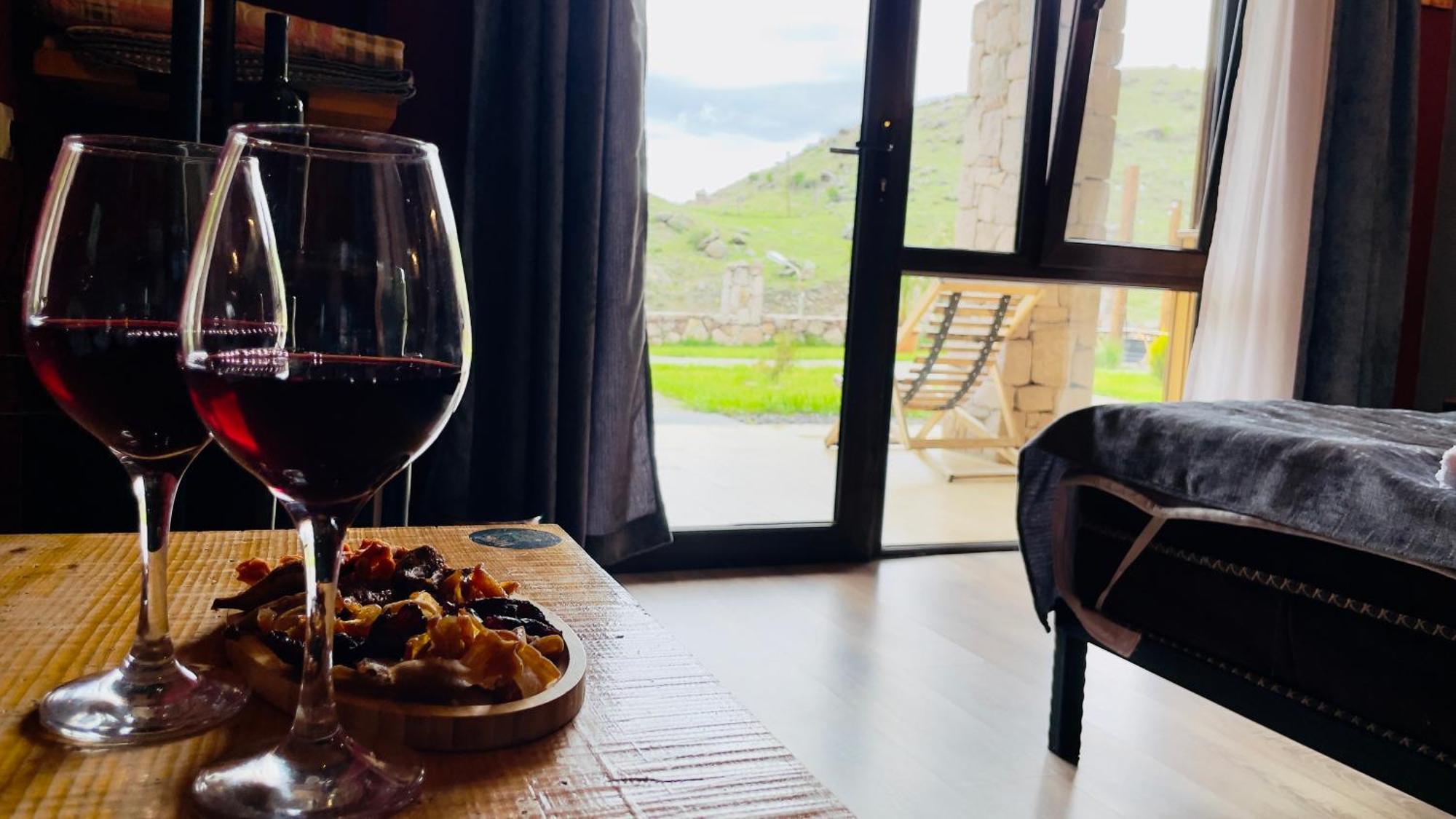 Hotel Hobbiton Near Vardzia Caves T'mogvi Экстерьер фото