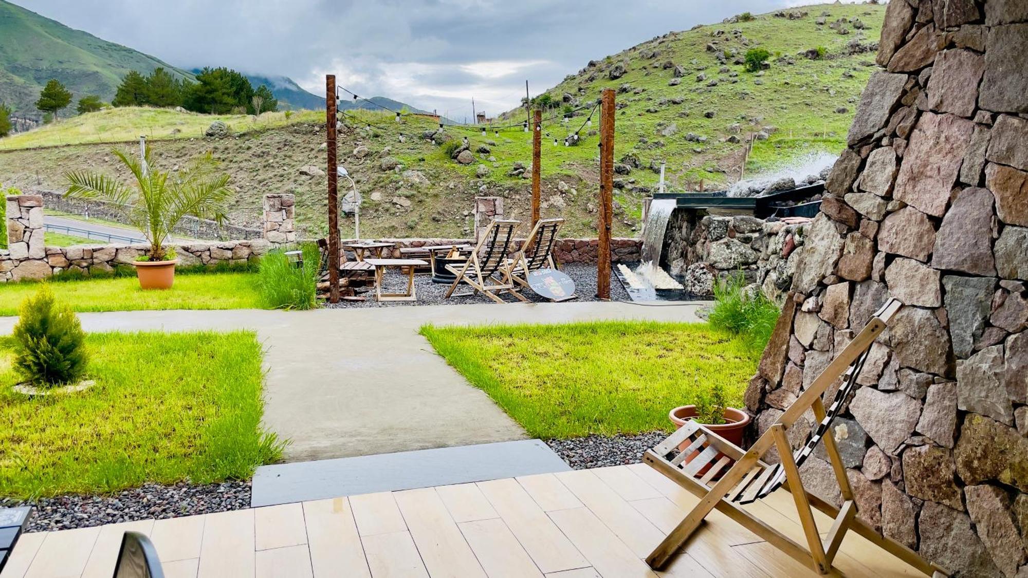 Hotel Hobbiton Near Vardzia Caves T'mogvi Экстерьер фото