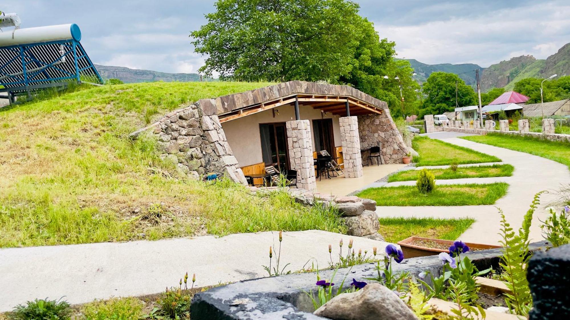 Hotel Hobbiton Near Vardzia Caves T'mogvi Экстерьер фото